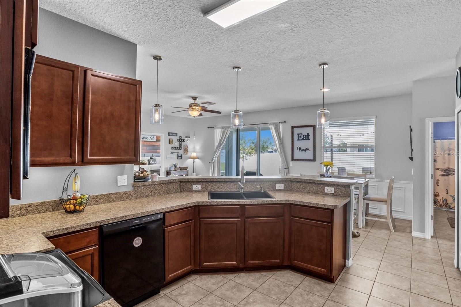 Listing photo id 20 for 13365 Chesapeake Place