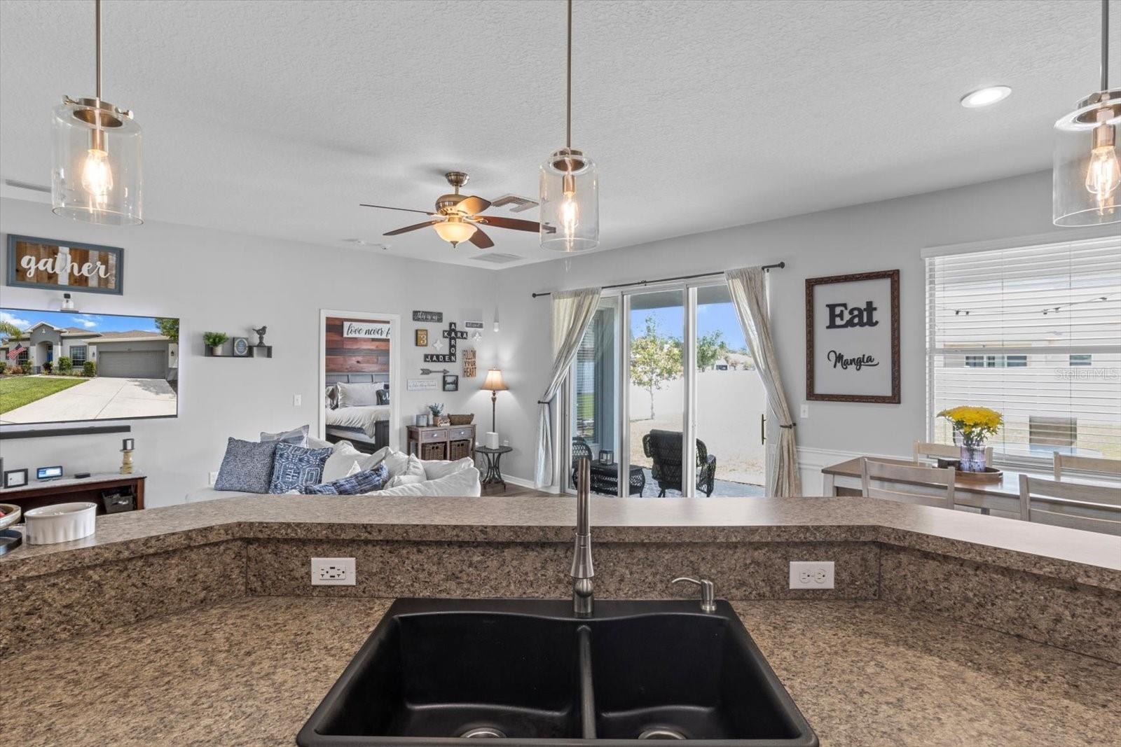 Listing photo id 22 for 13365 Chesapeake Place