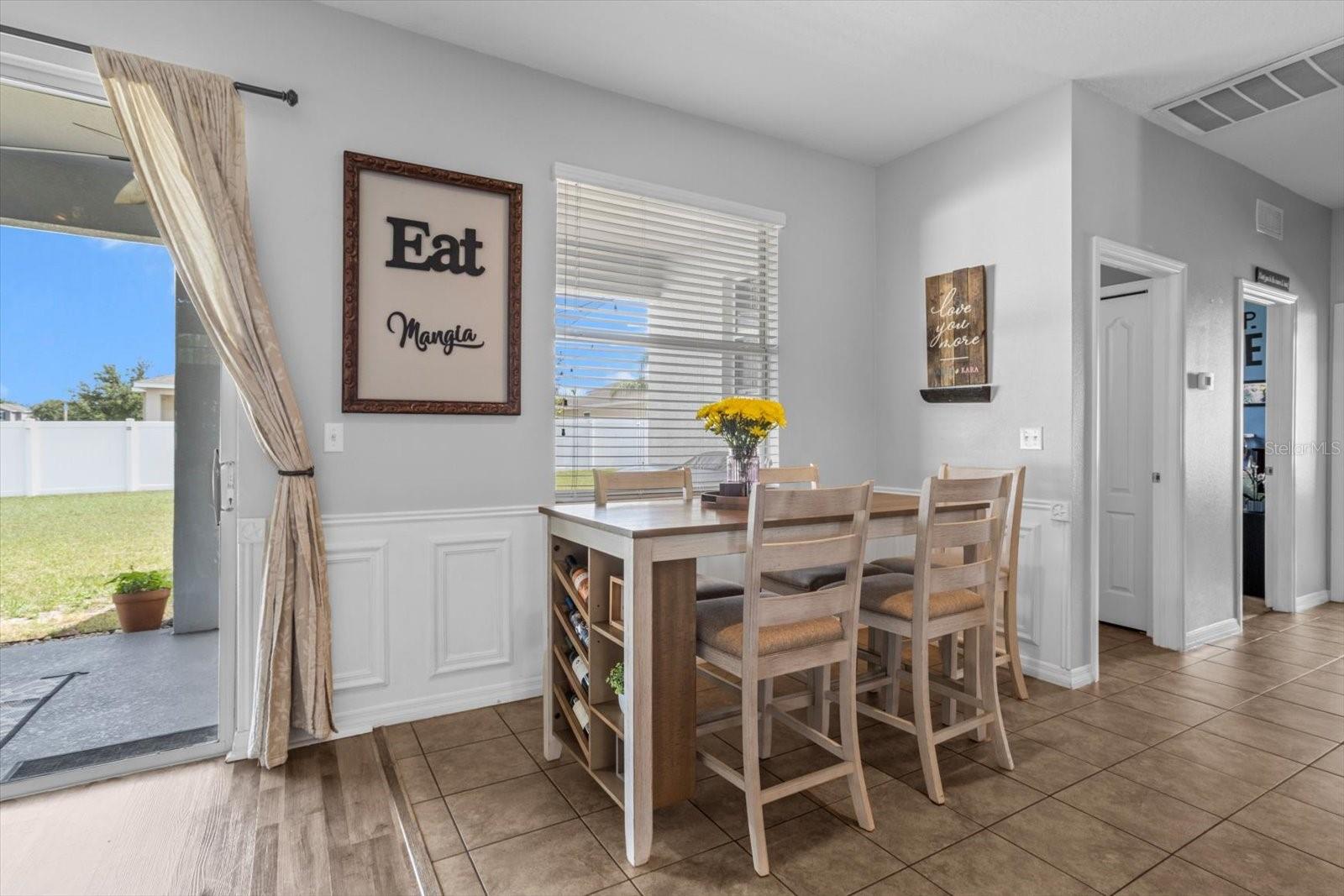 Listing photo id 25 for 13365 Chesapeake Place