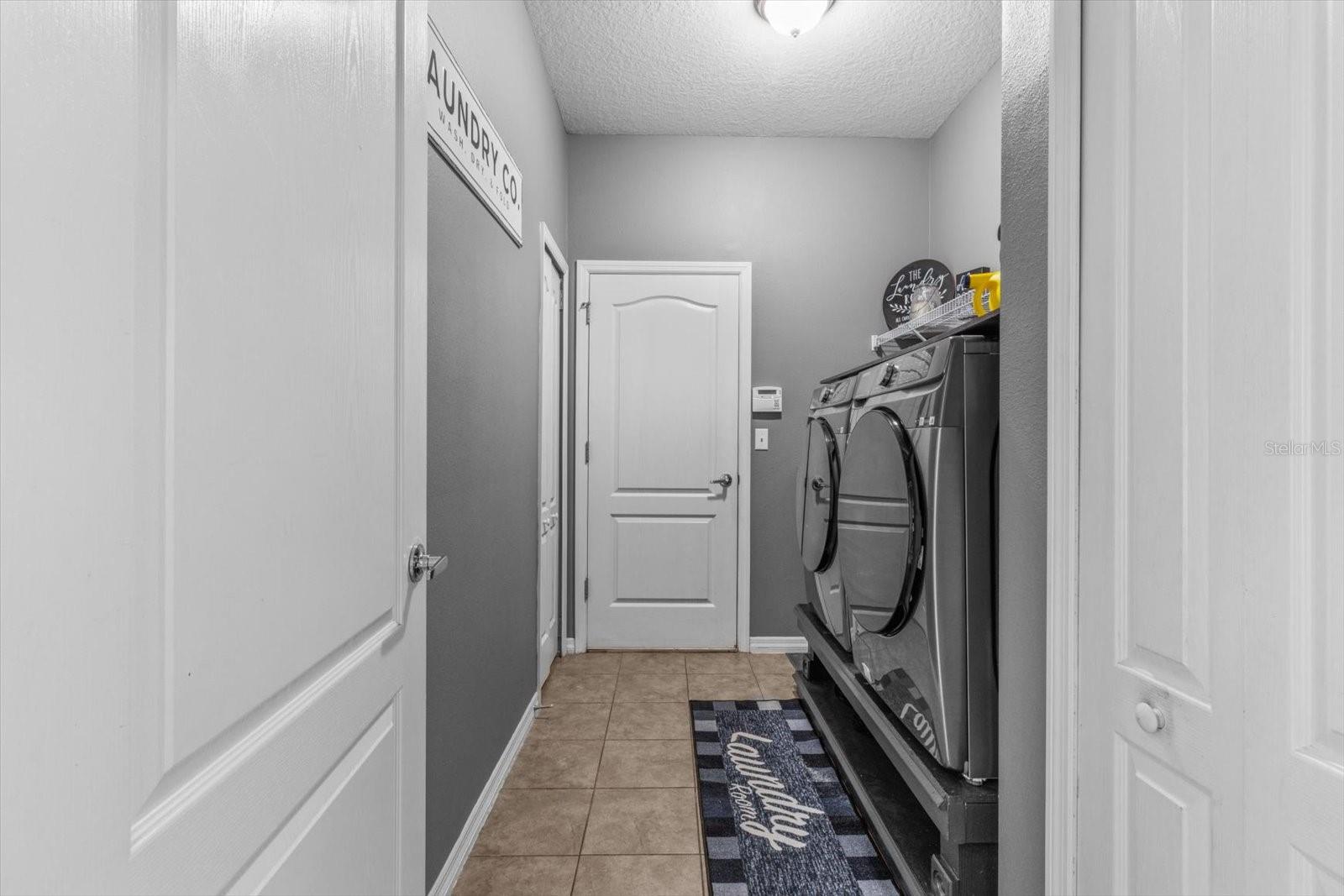 Listing photo id 29 for 13365 Chesapeake Place