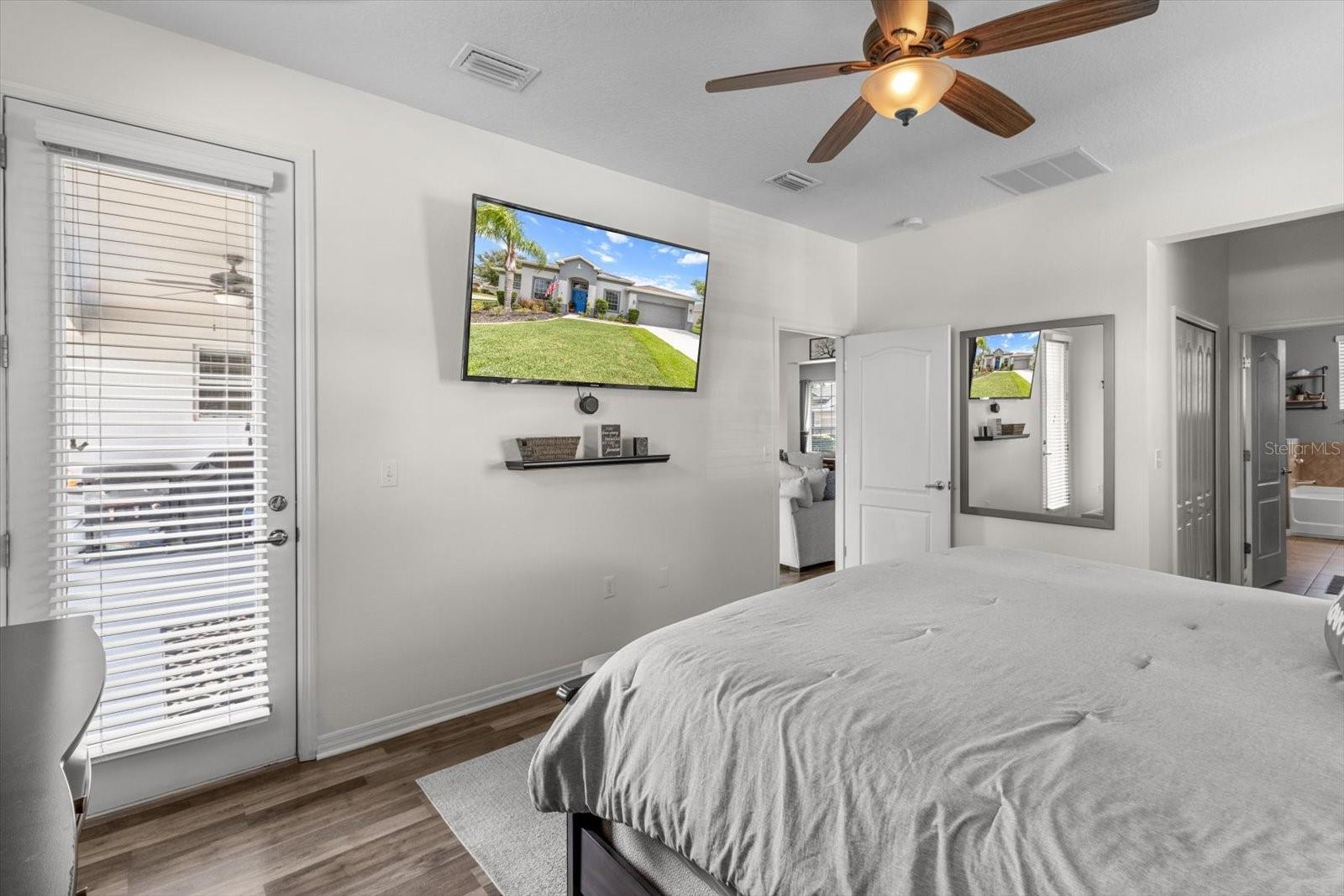 Listing photo id 37 for 13365 Chesapeake Place