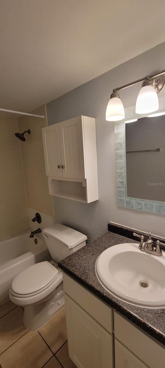 Image 12 of 19 For 507 39th Road 214