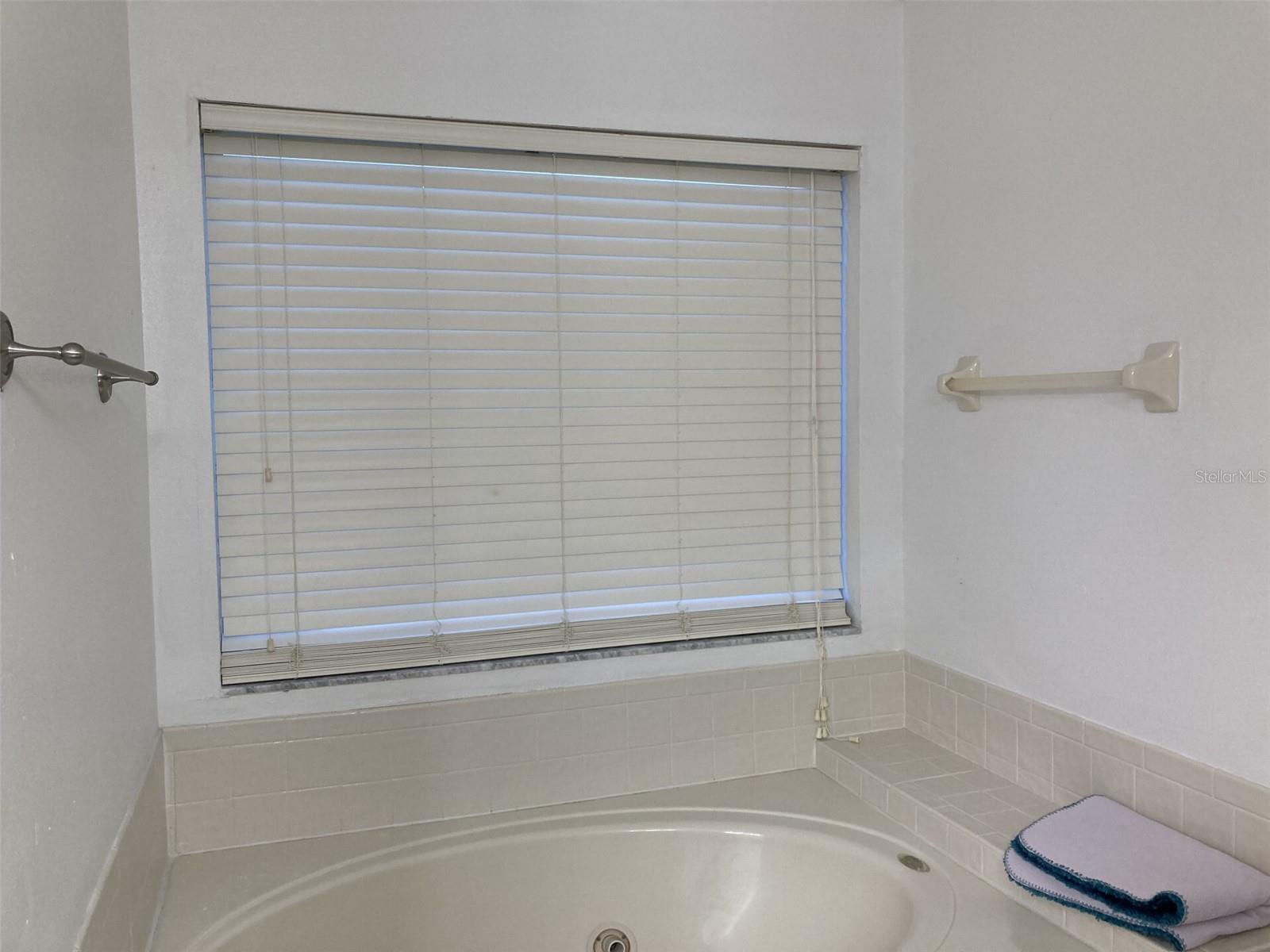 Image 28 of 42 For 2233 Ardon Avenue