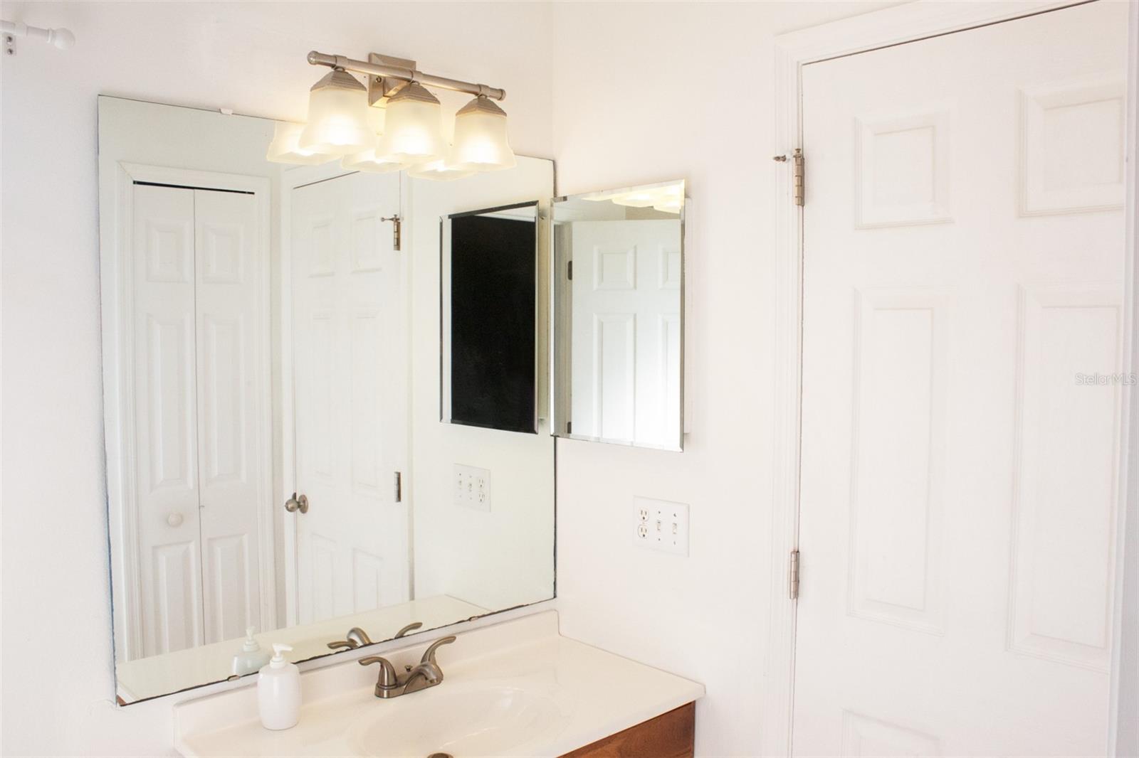 Image 41 of 42 For 2233 Ardon Avenue