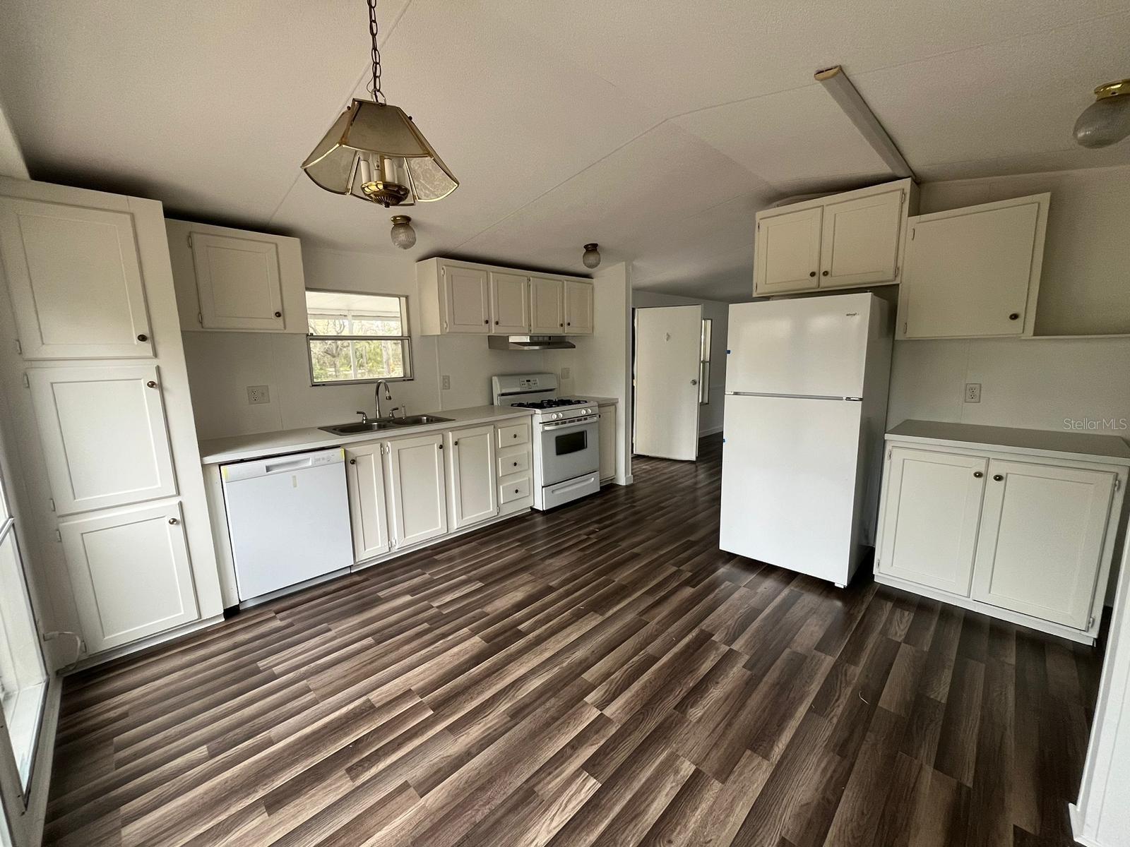 Image 2 of 12 For 15237 Royal Oak Drive