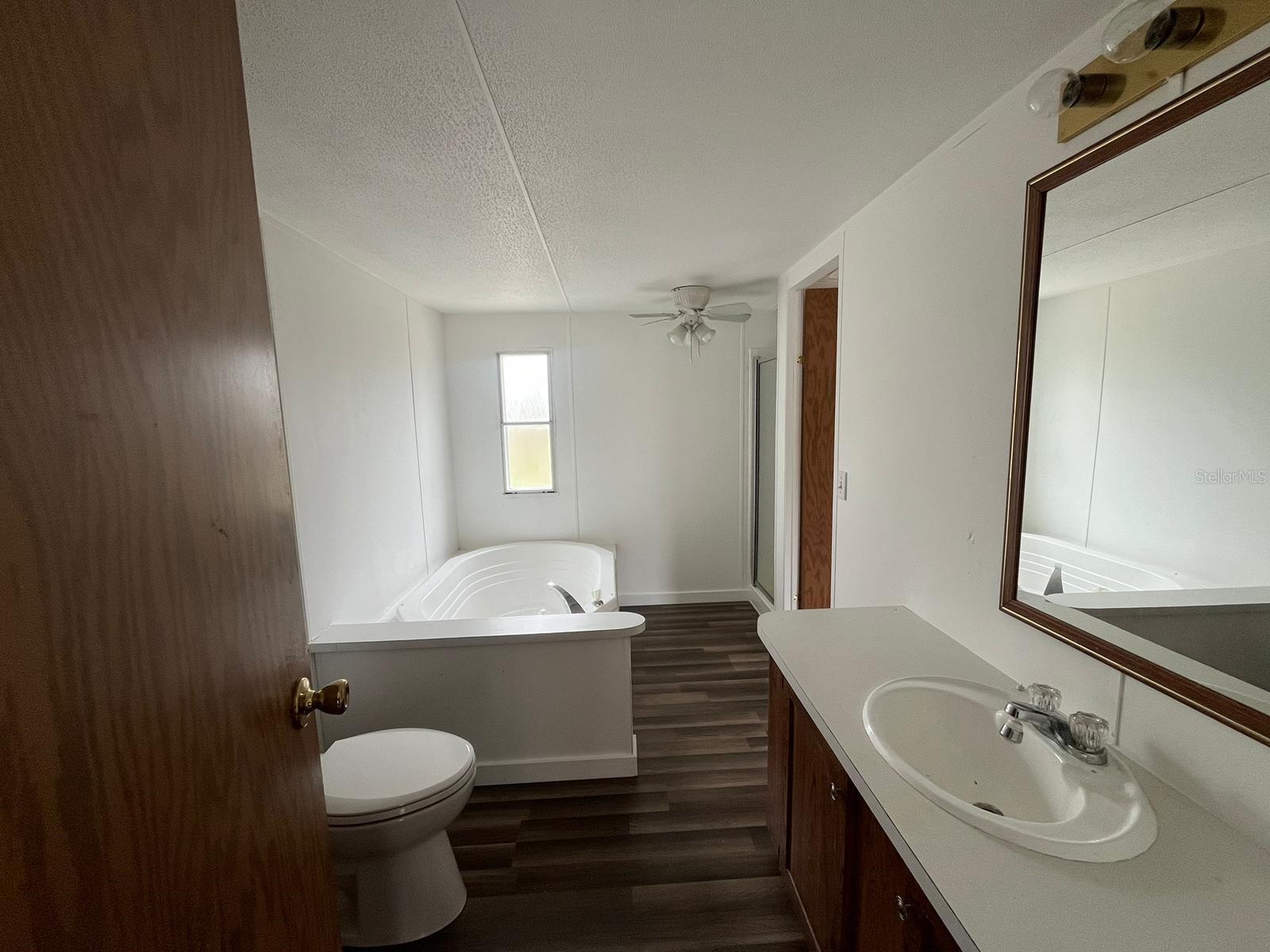Image 6 of 12 For 15237 Royal Oak Drive