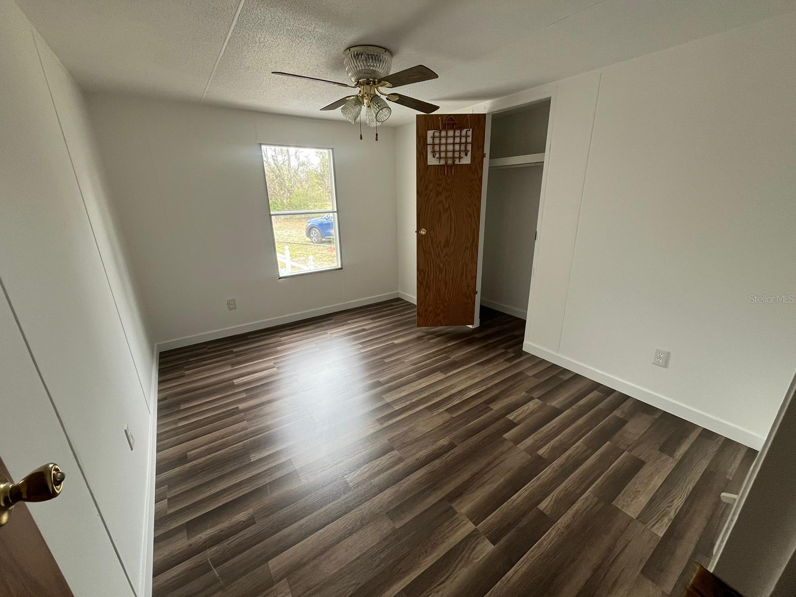 Image 7 of 12 For 15237 Royal Oak Drive