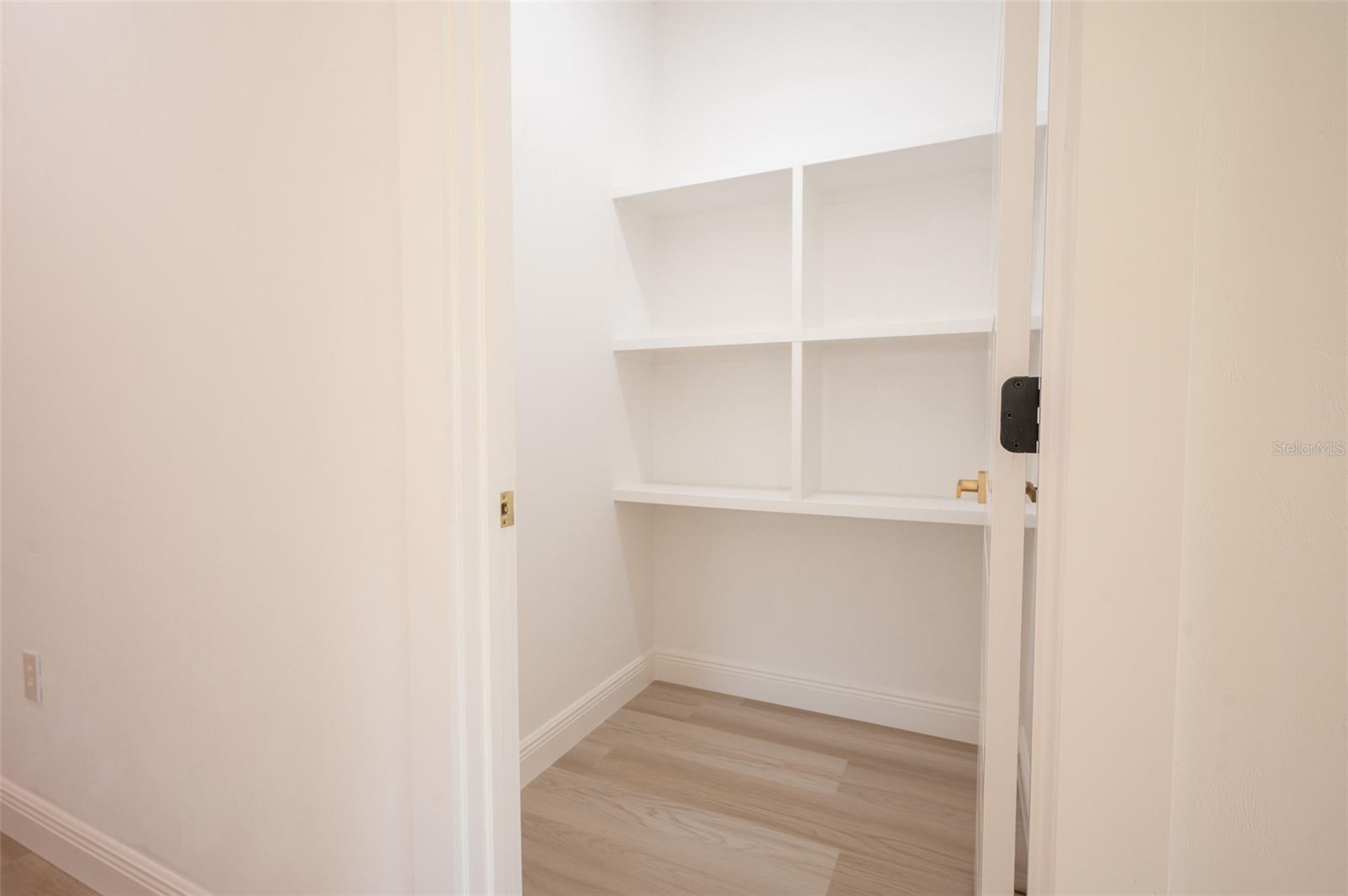 Image 4 of 18 For 5690 140th Court