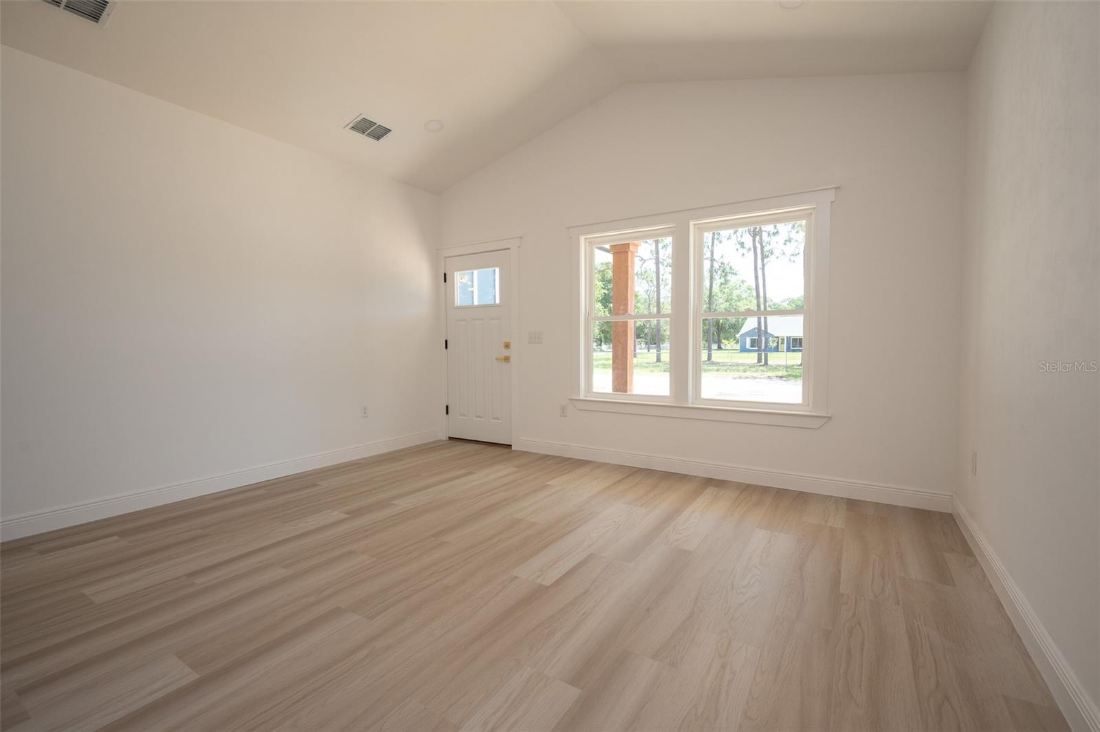 Image 6 of 18 For 5690 140th Court