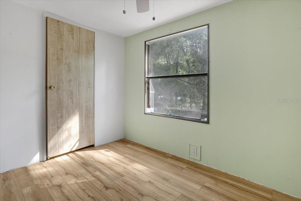 Image 11 of 26 For 425 Longhorn Terrace