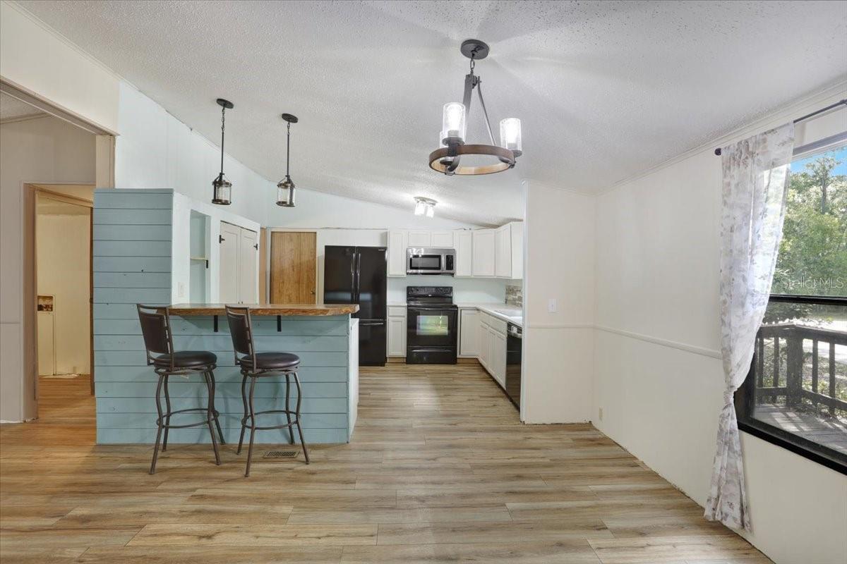 Image 7 of 26 For 425 Longhorn Terrace