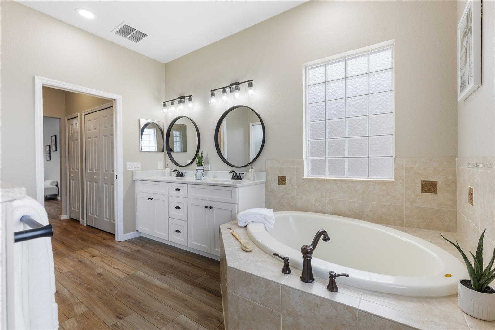 Image 22 of 43 For 1044 159th Street