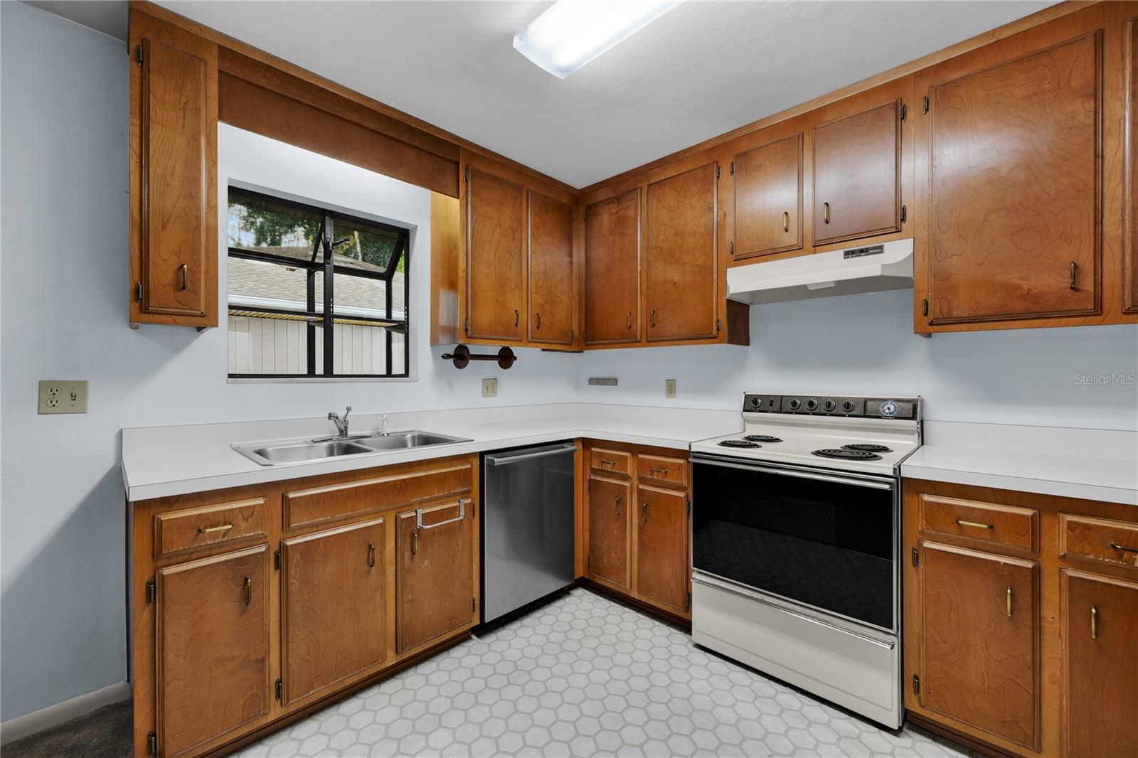 Image 11 of 25 For 6032 37th Drive