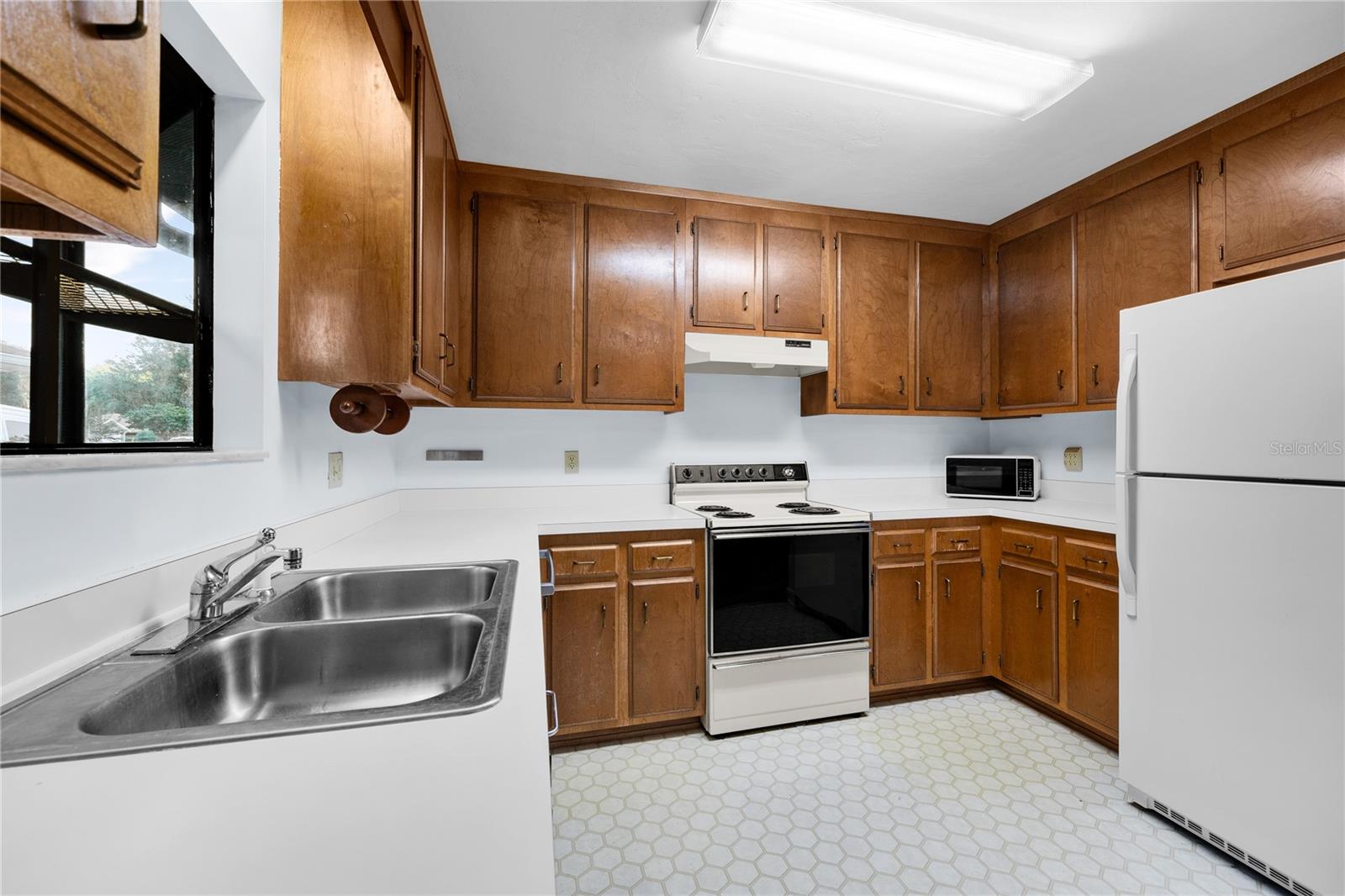 Image 12 of 25 For 6032 37th Drive