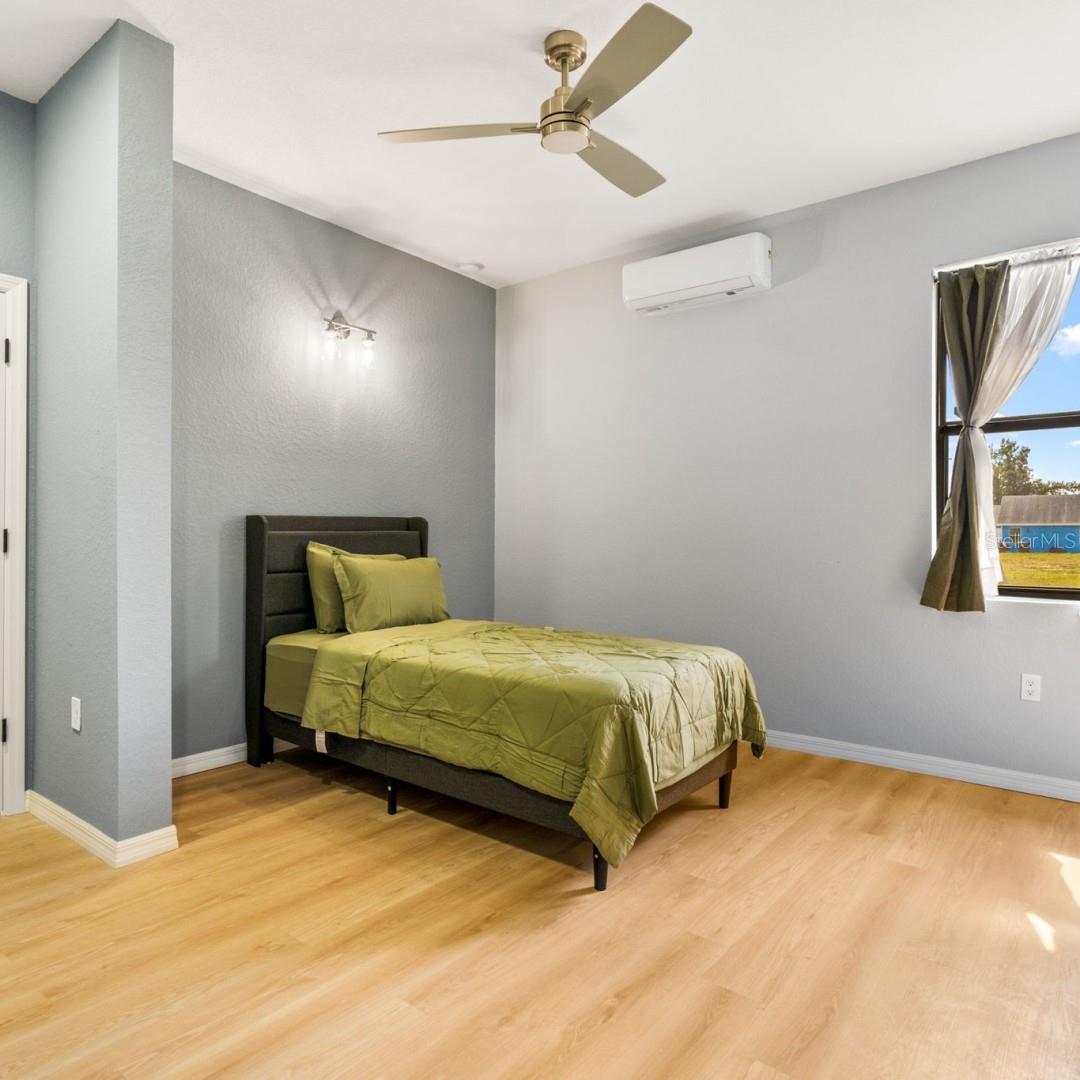 Image 17 of 38 For 5479 Biscayne Drive