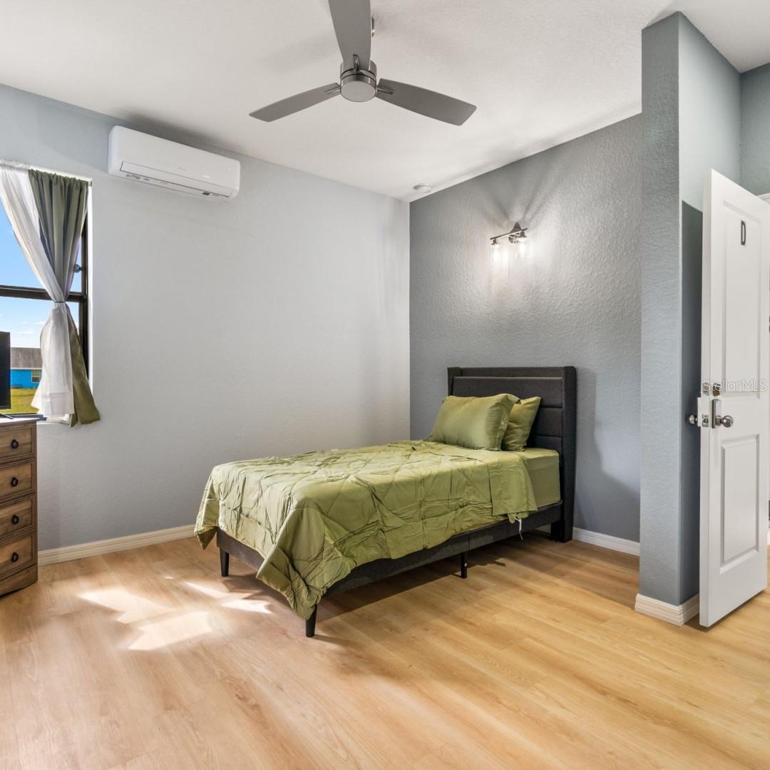 Image 27 of 38 For 5479 Biscayne Drive