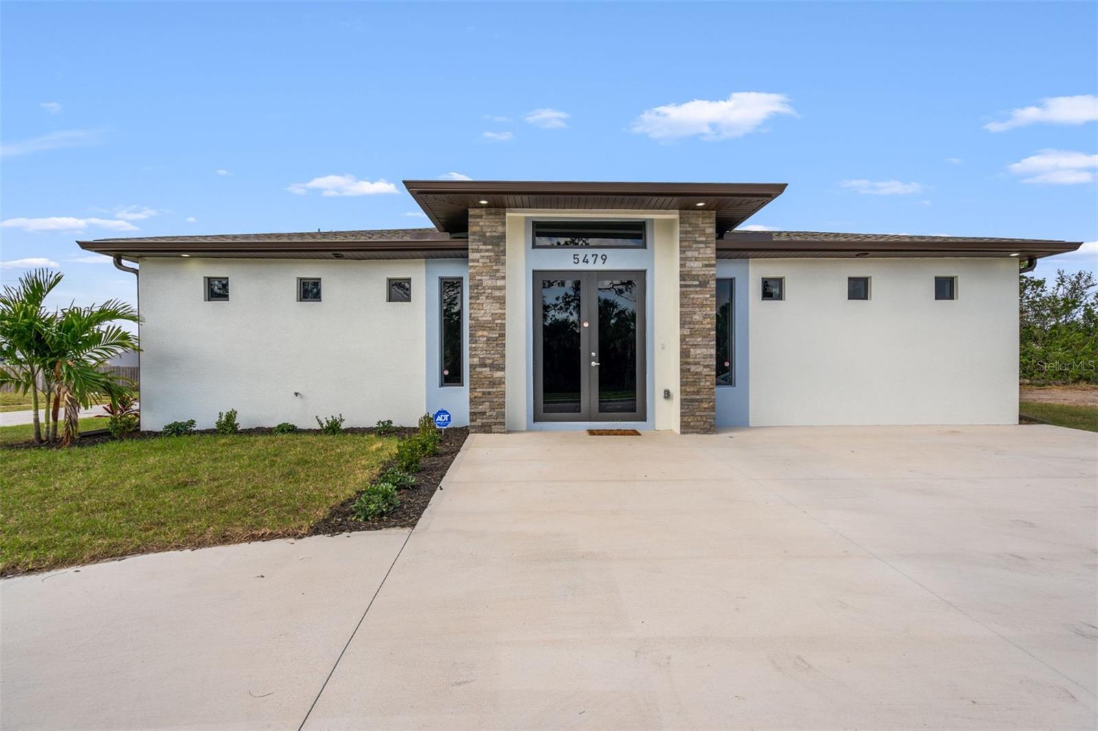 Image 3 of 38 For 5479 Biscayne Drive
