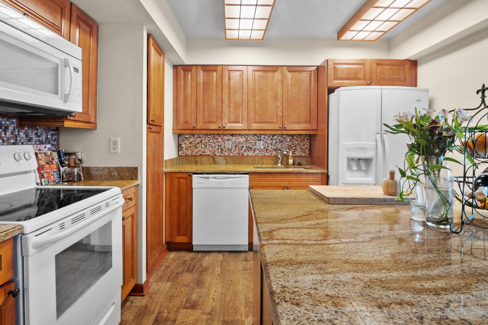 Image 10 of 27 For 401 39th Road 401c
