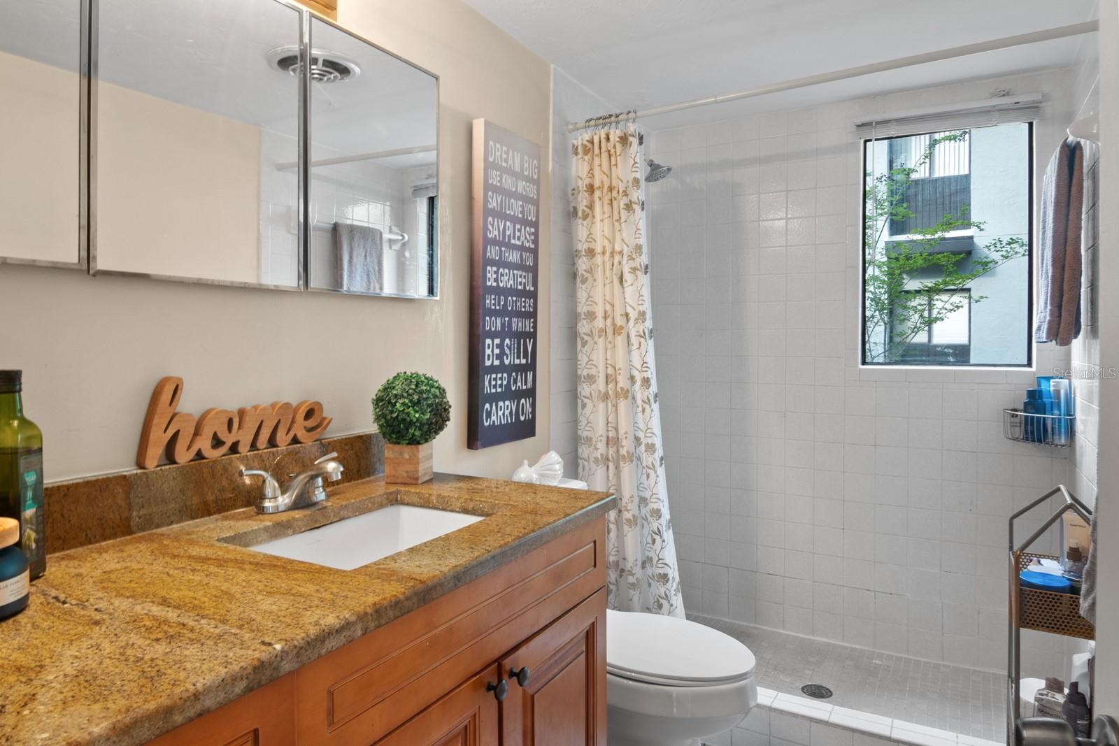 Image 24 of 27 For 401 39th Road 401c