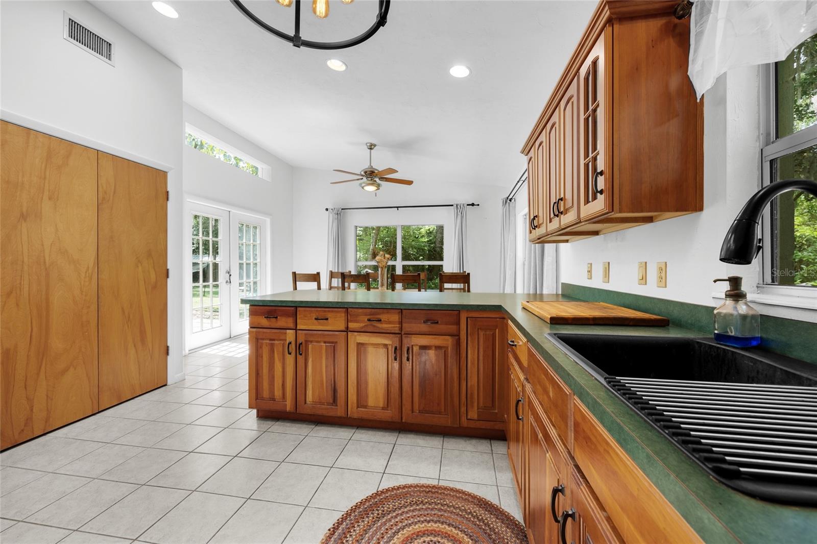 Listing photo id 14 for 2035 12th Road