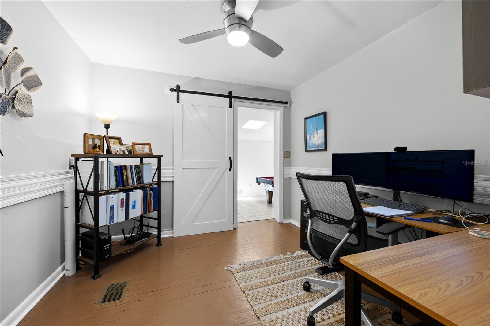 Listing photo id 15 for 2035 12th Road