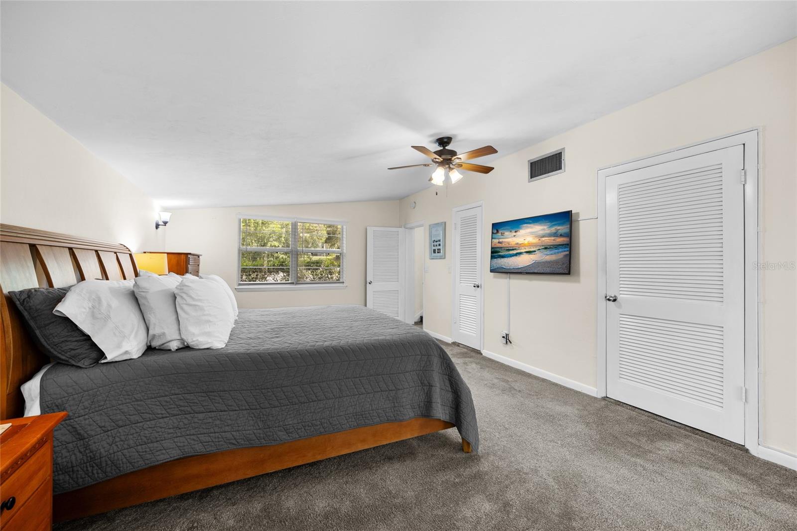 Listing photo id 17 for 2035 12th Road