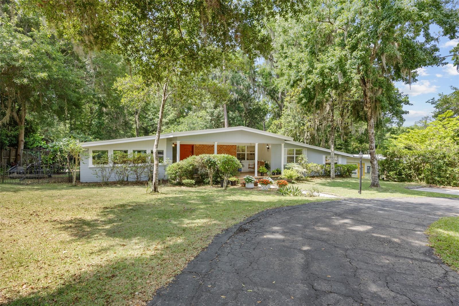 Listing photo id 24 for 2035 12th Road