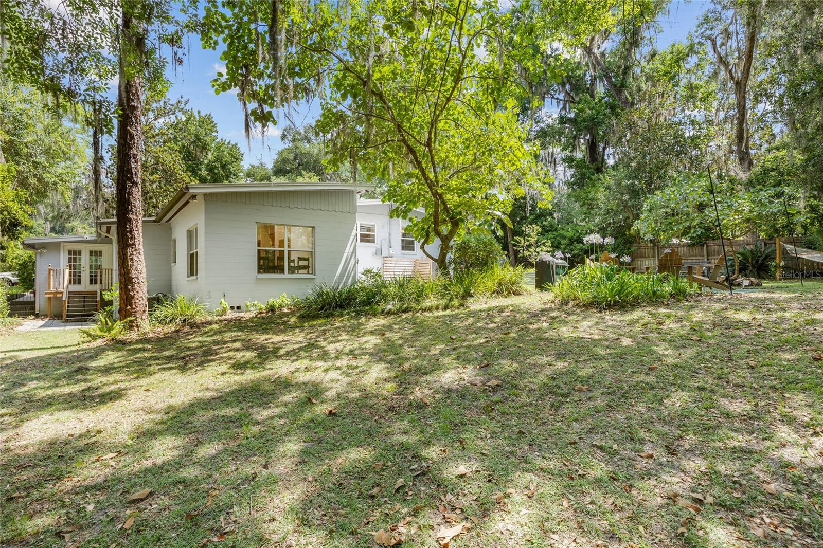 Listing photo id 29 for 2035 12th Road