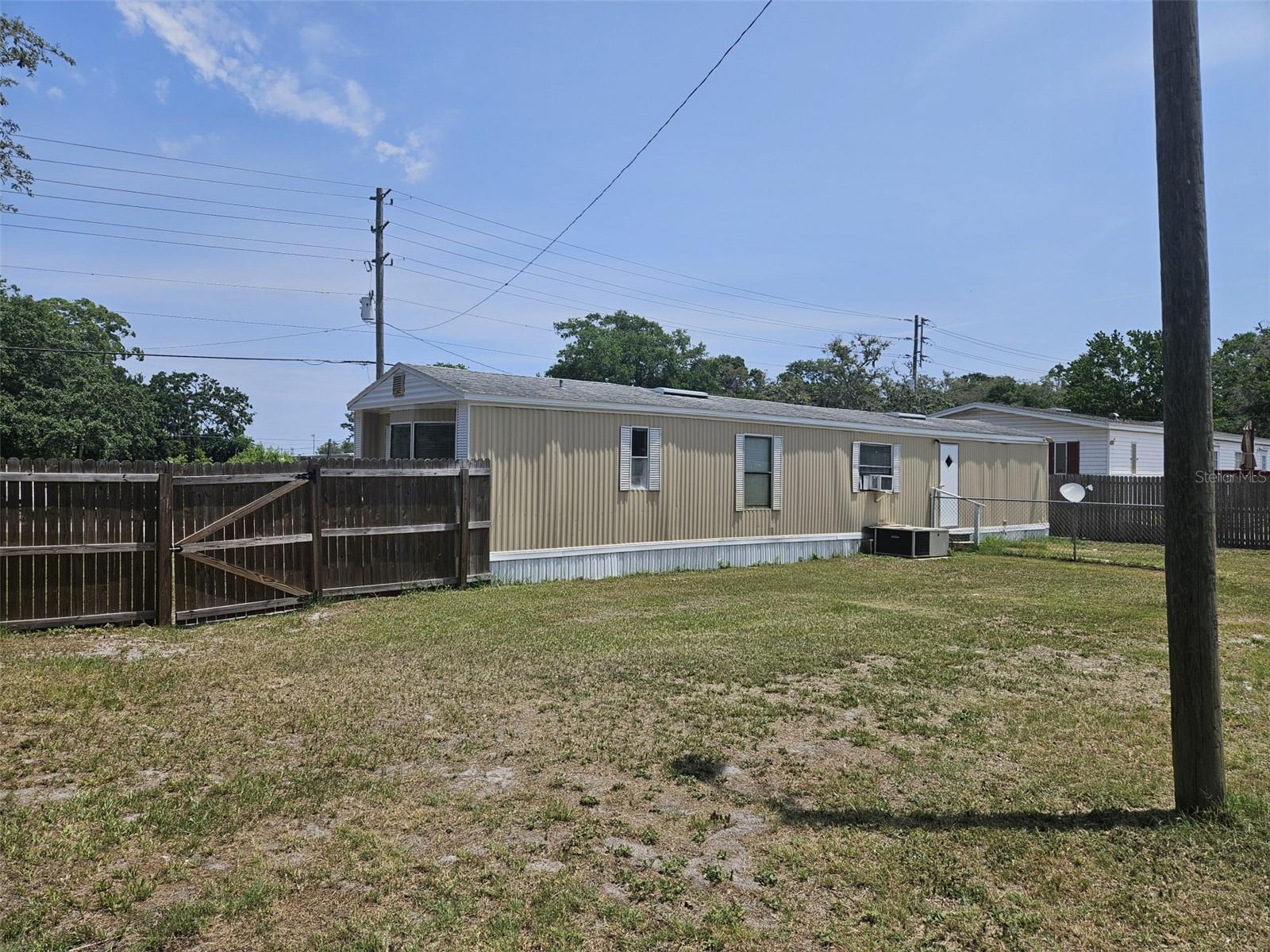 Image 4 of 25 For 9202 Teak Street