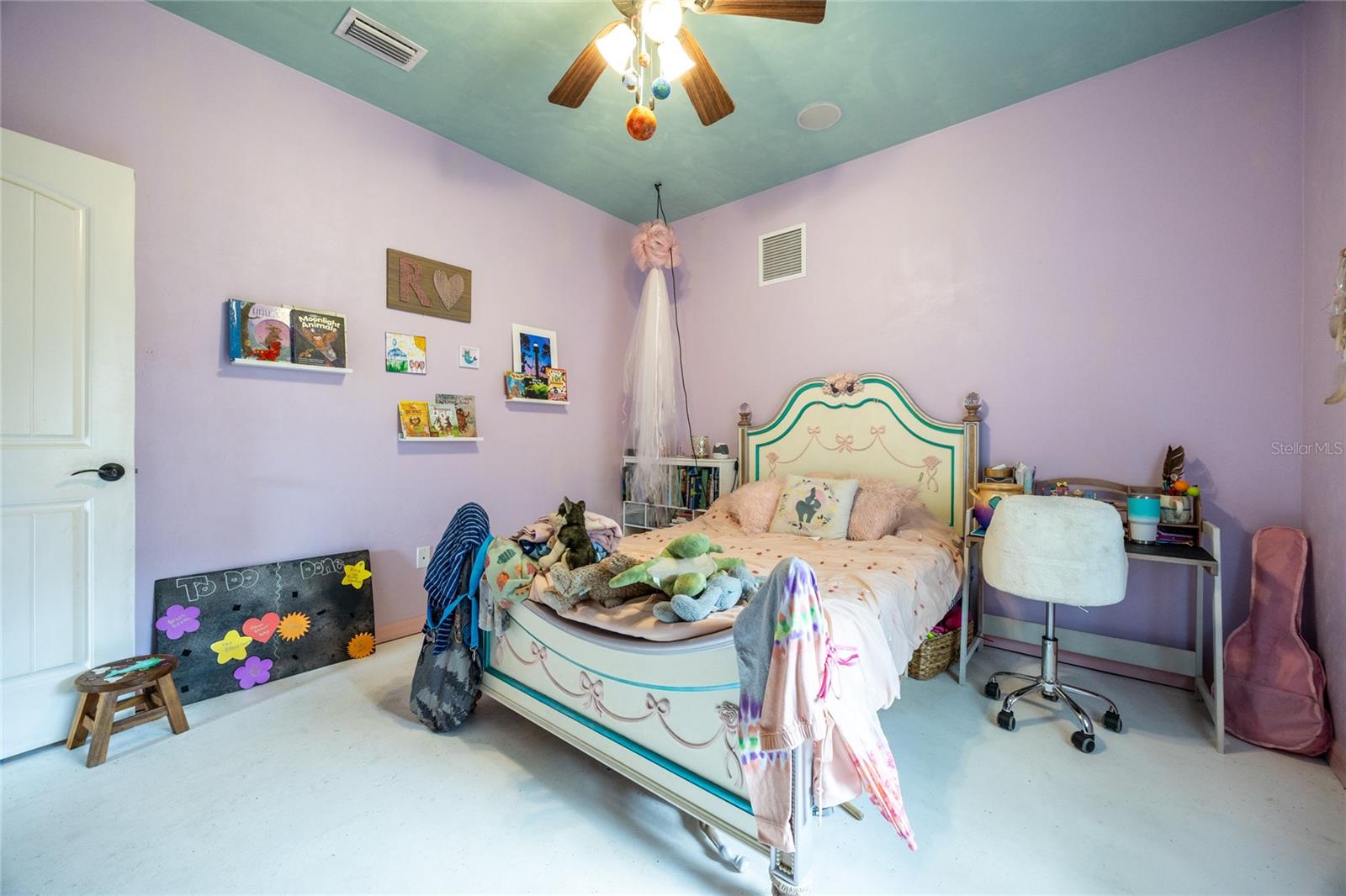 Image 34 of 41 For 19113 228th Street
