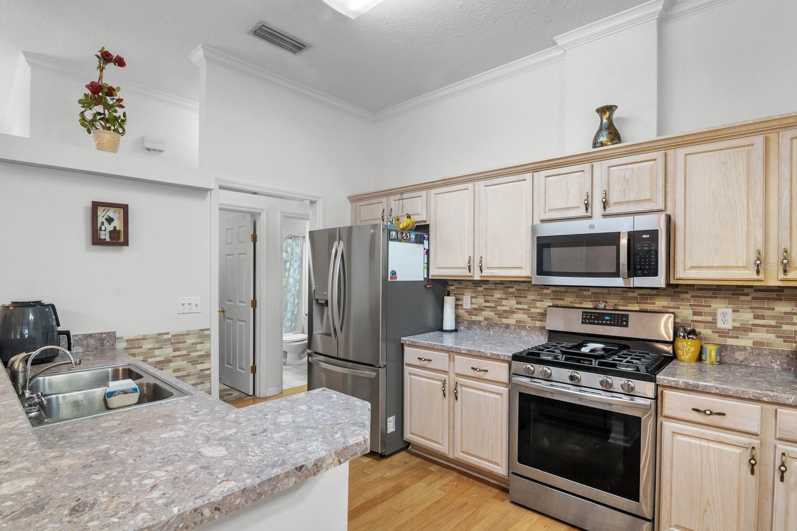 Image 12 of 34 For 7120 85th Terrace Sw