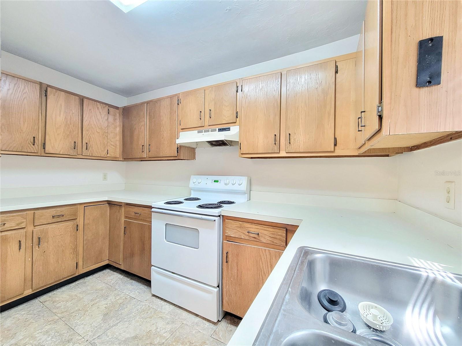 Image 11 of 28 For 2300 43rd Street L2
