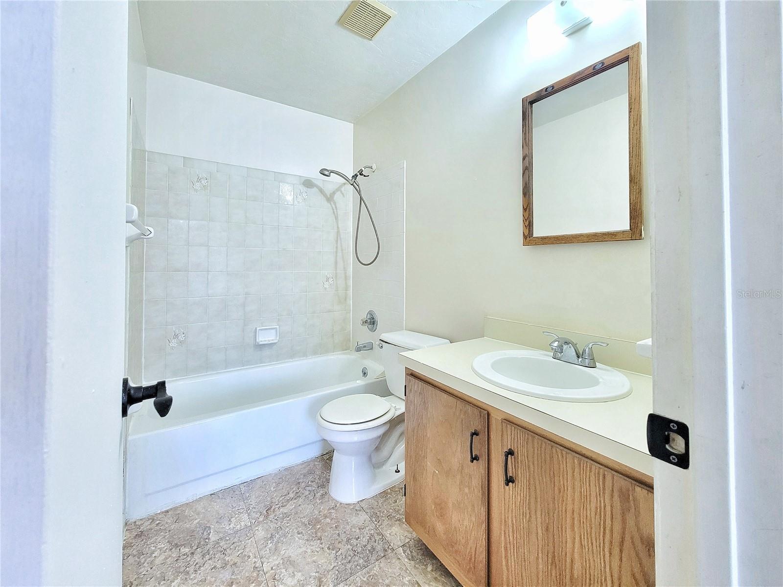 Image 21 of 28 For 2300 43rd Street L2