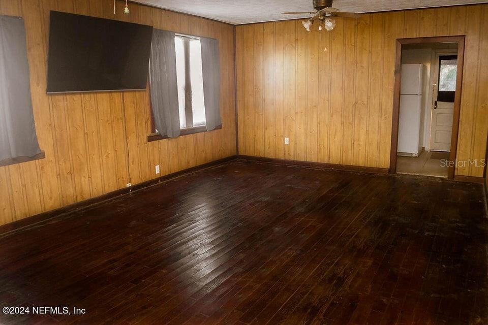 Image 10 of 34 For 762 Walnut Street