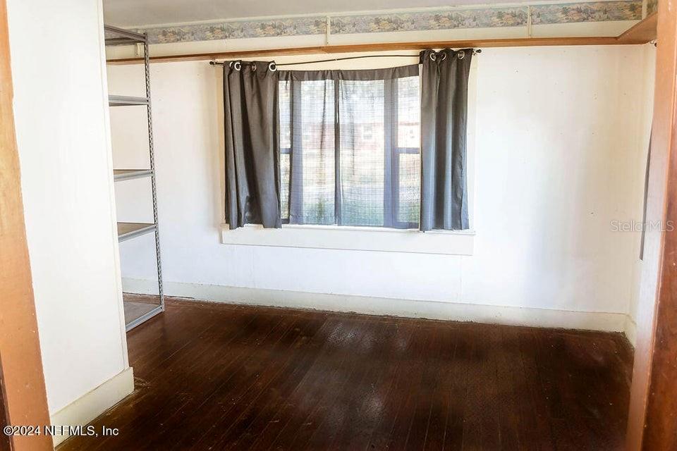 Image 12 of 34 For 762 Walnut Street