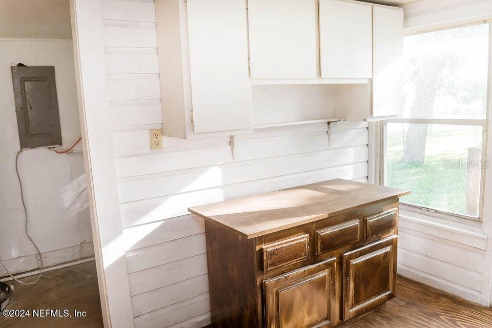 Image 16 of 34 For 762 Walnut Street