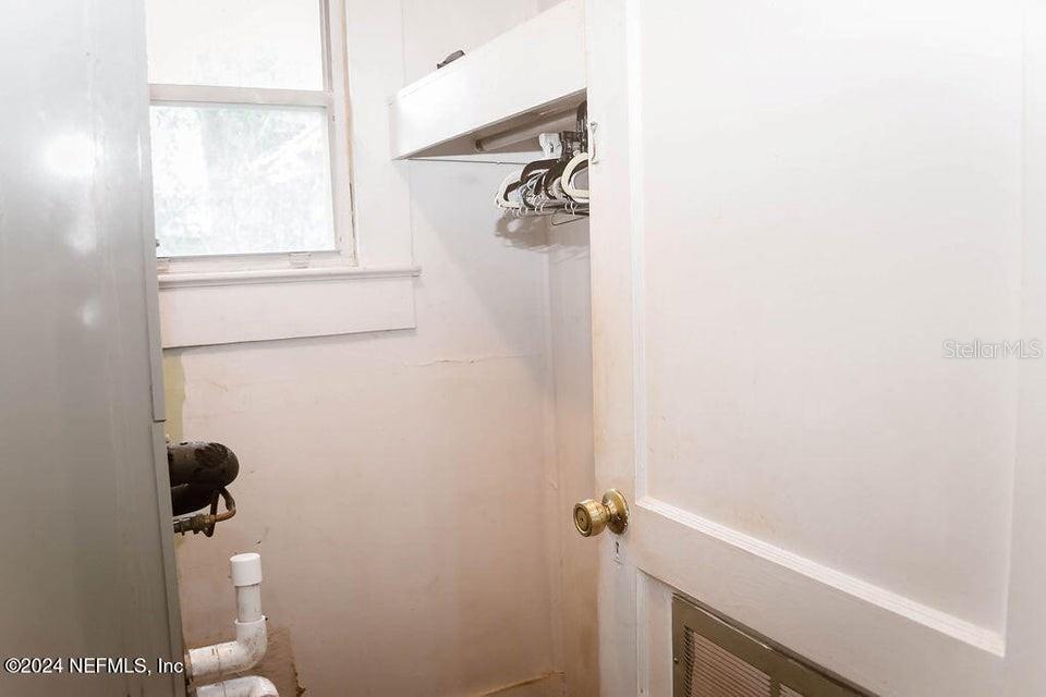 Image 19 of 34 For 762 Walnut Street