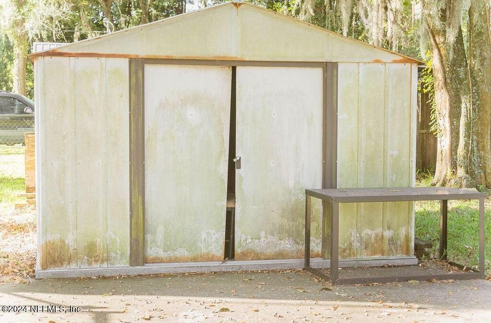 Image 32 of 34 For 762 Walnut Street