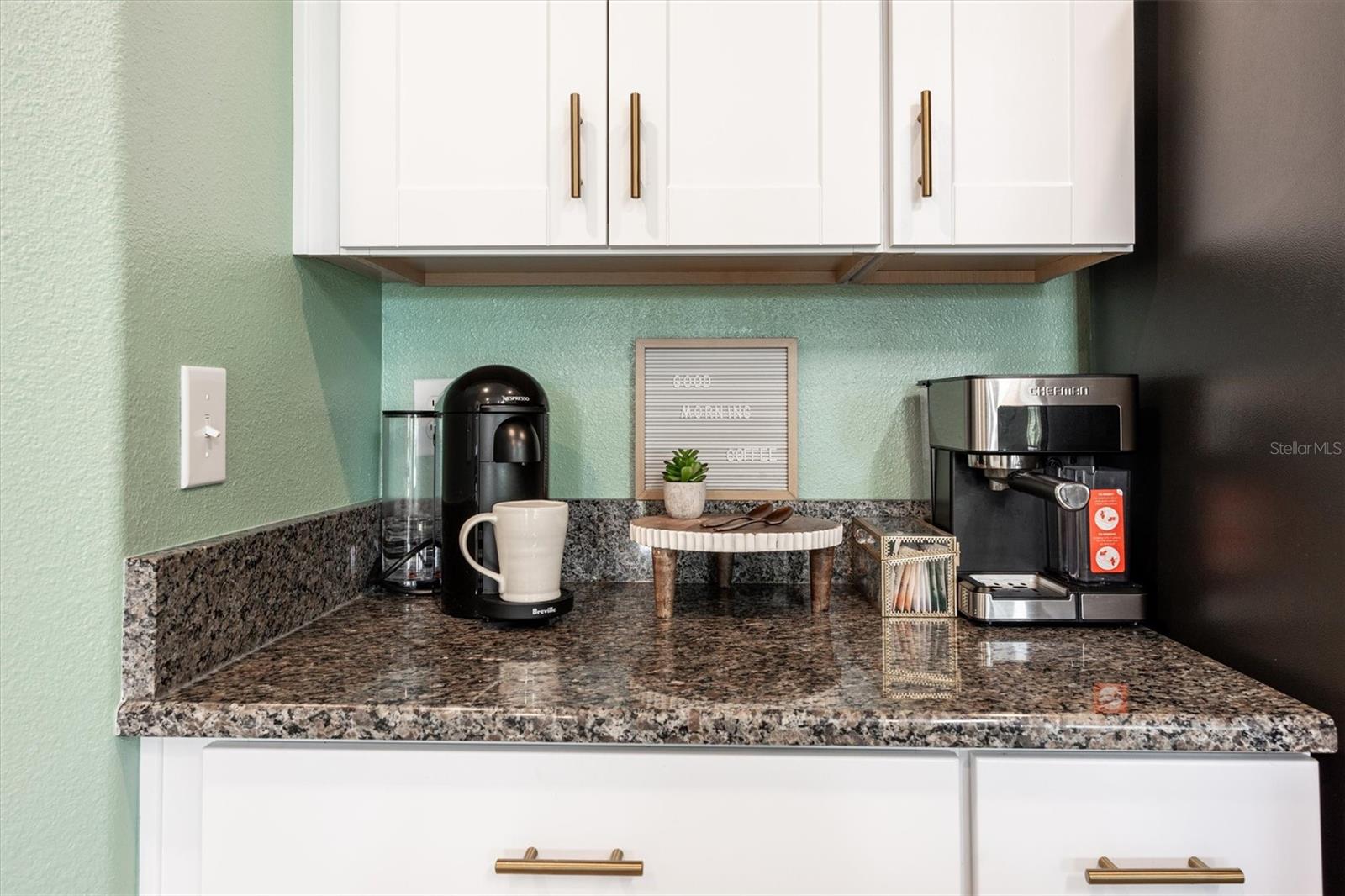 Listing photo id 8 for 9217 58th Circle
