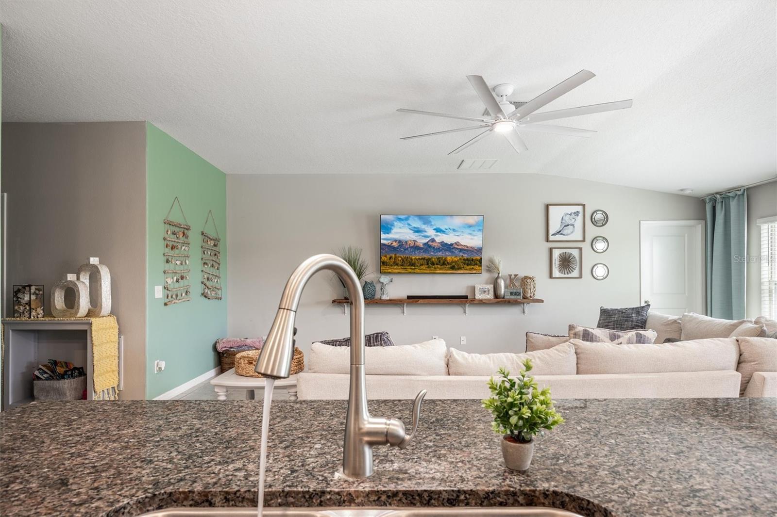 Listing photo id 9 for 9217 58th Circle