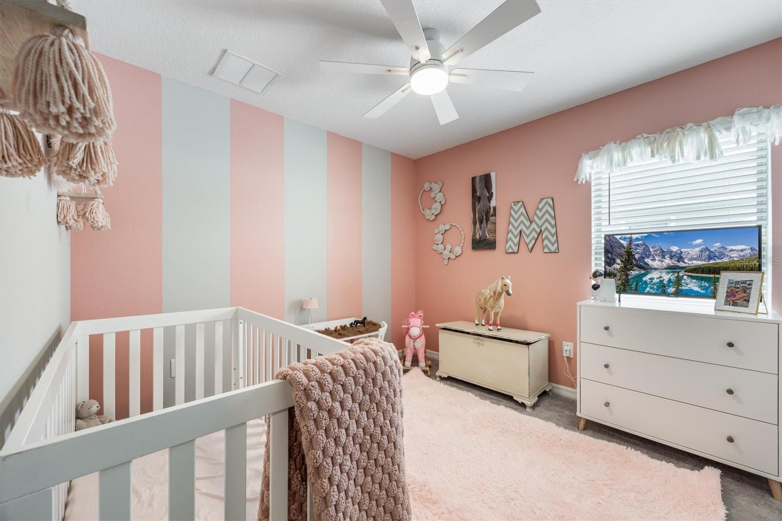 Listing photo id 12 for 9217 58th Circle