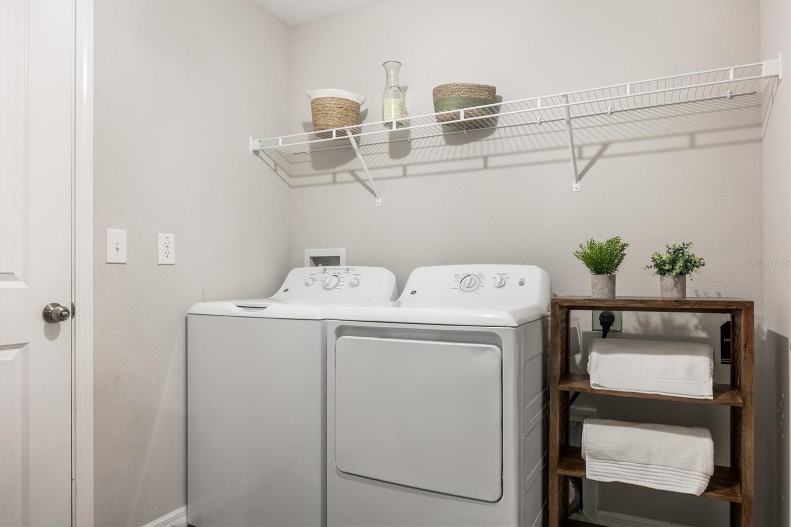 Listing photo id 16 for 9217 58th Circle