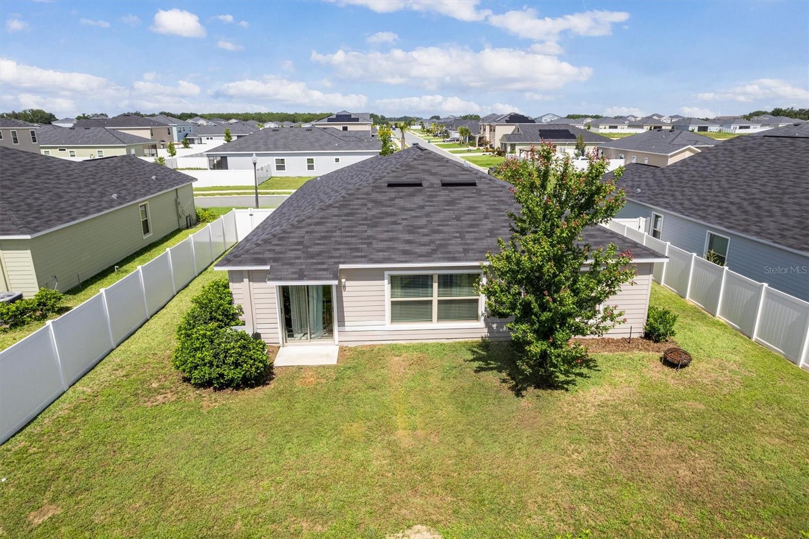 Listing photo id 19 for 9217 58th Circle
