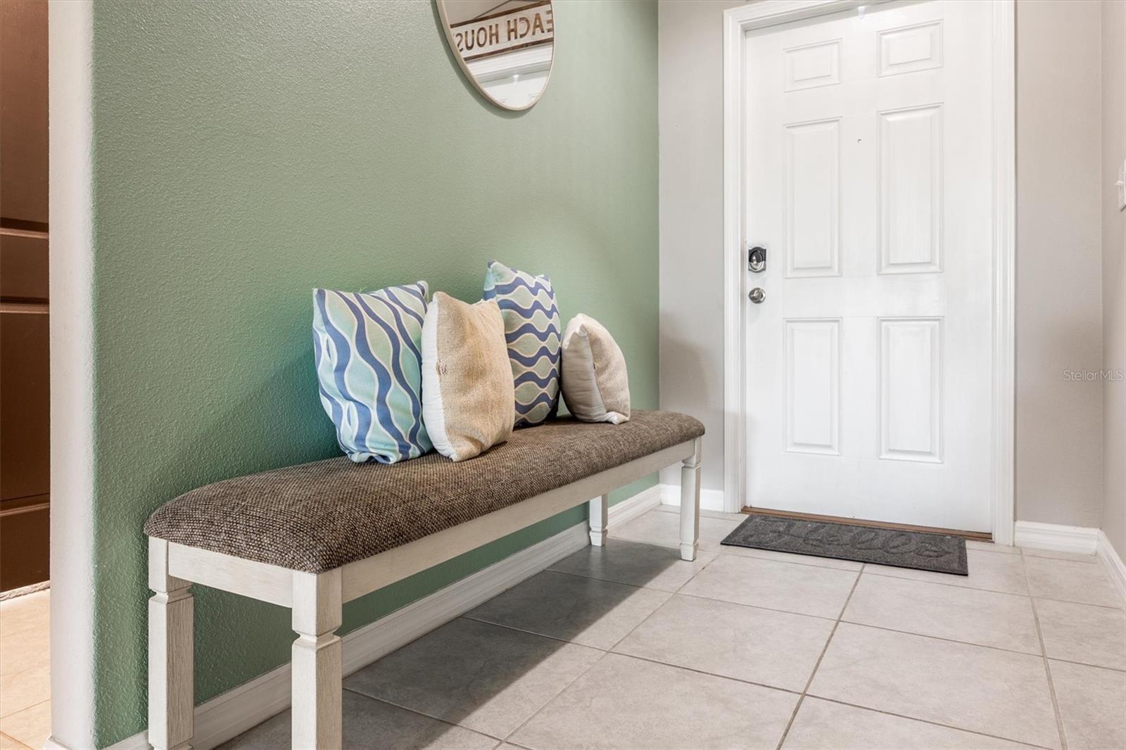 Listing photo id 4 for 9217 58th Circle