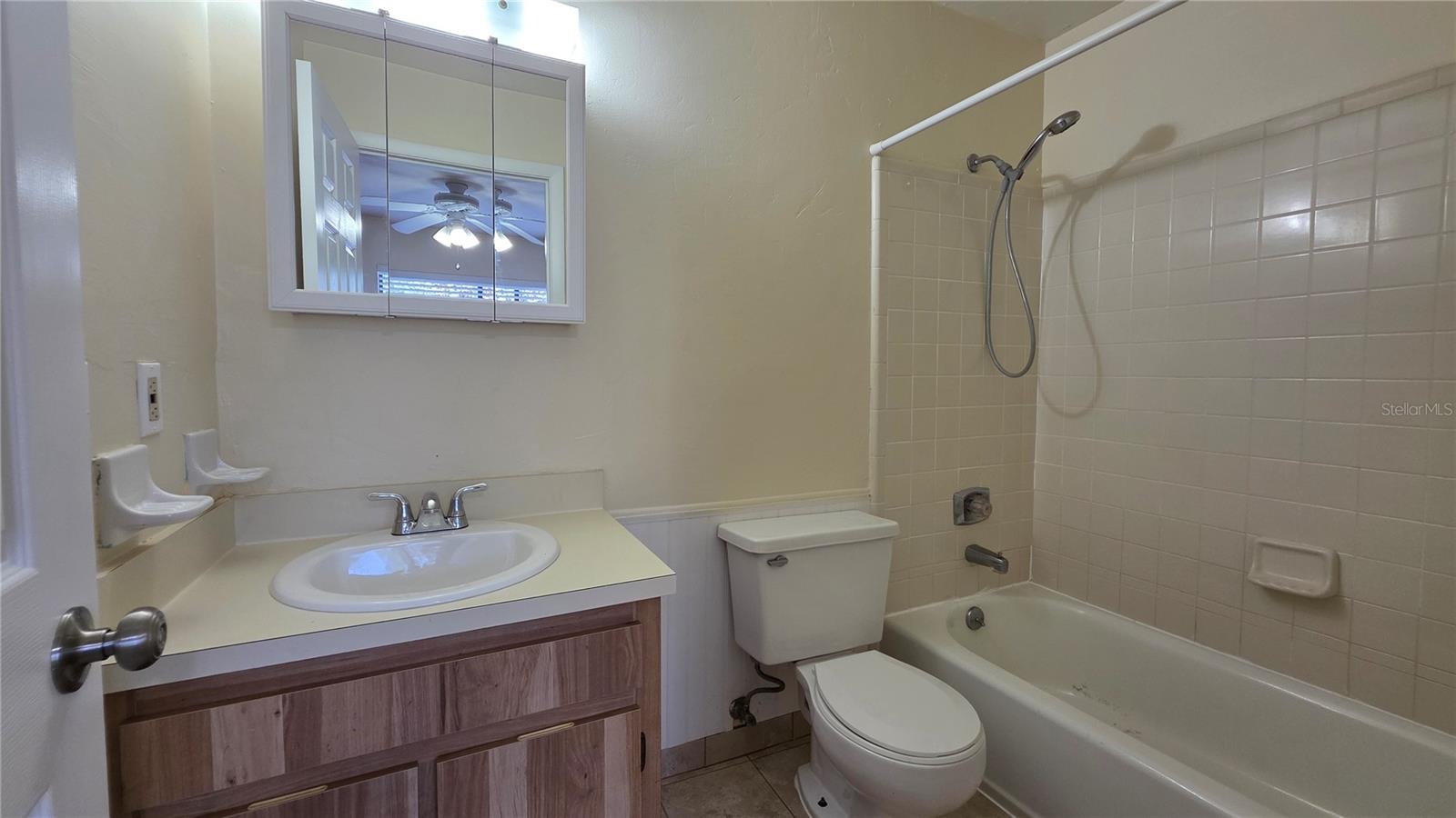 Image 23 of 30 For 2635 Sw 35th Pl  1705