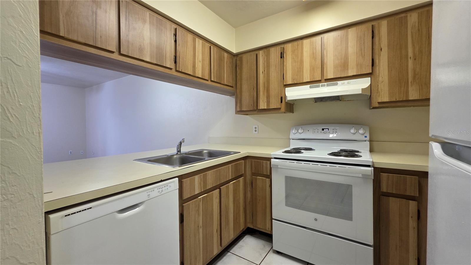 Image 6 of 30 For 2635 Sw 35th Pl  1705