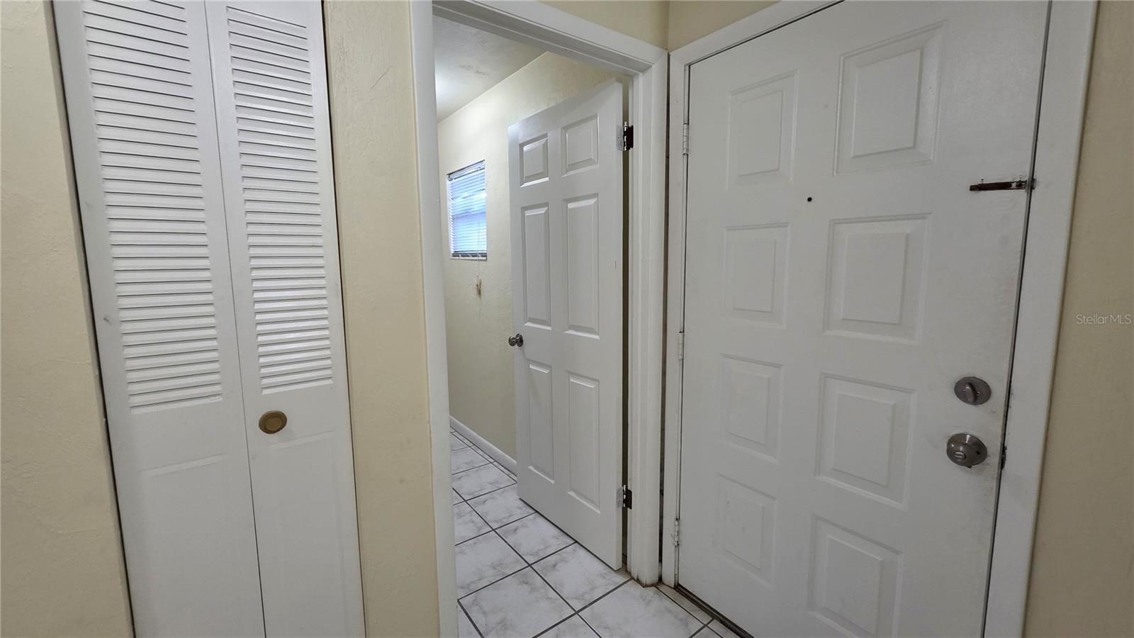 Image 9 of 30 For 2635 Sw 35th Pl  1705