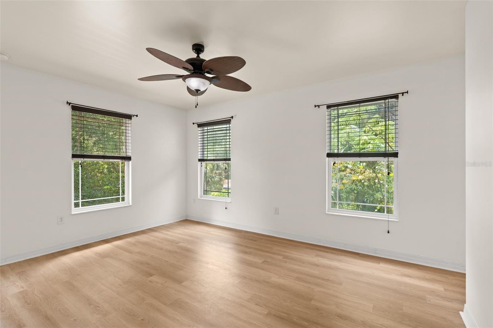 Image 20 of 32 For 416 28th Terrace