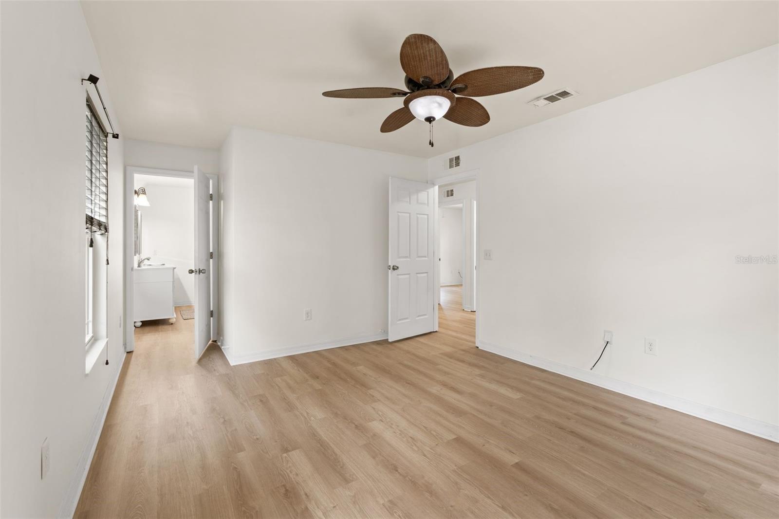 Image 21 of 32 For 416 28th Terrace