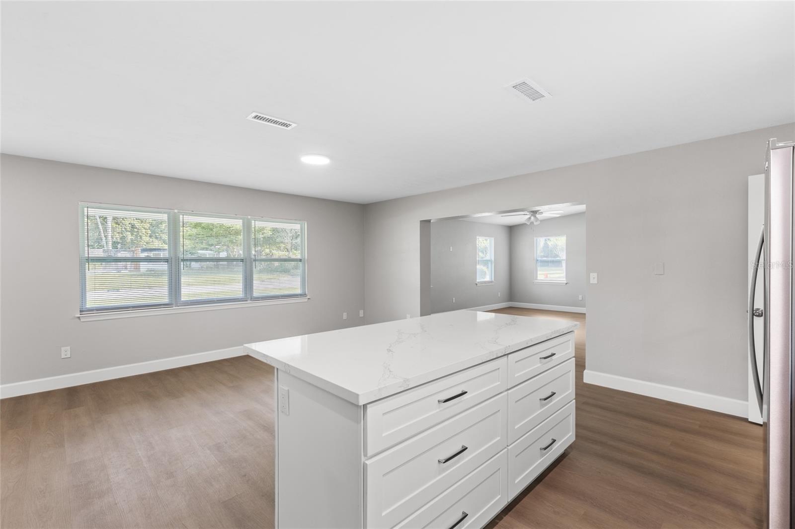 Image 3 of 24 For 3237 30th Avenue